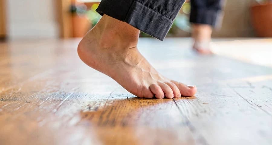 passos de dança tradicional praticados por crianças da creche